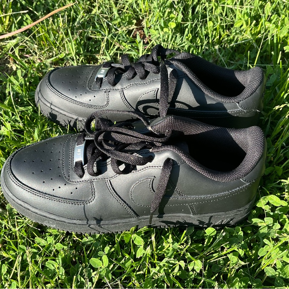 Nike Air Force 1’s Low Black